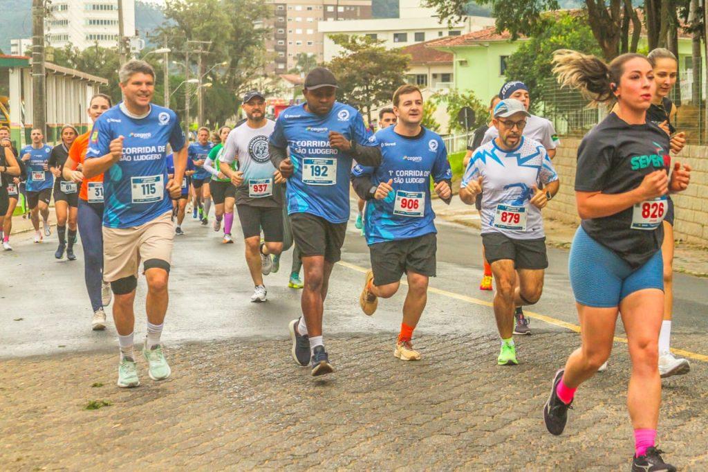 📰 Inscrições entram na reta final para a 2ª Corrida de São Ludgero em comemoração ao aniversário do município