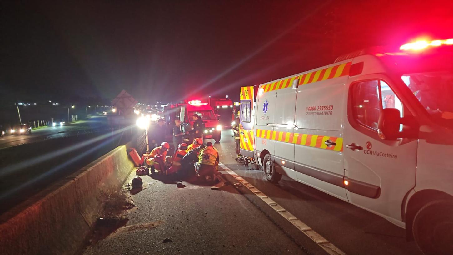 📢 Motociclista sofre ferimentos graves após colisão na BR-101, no Morro do Formigão
