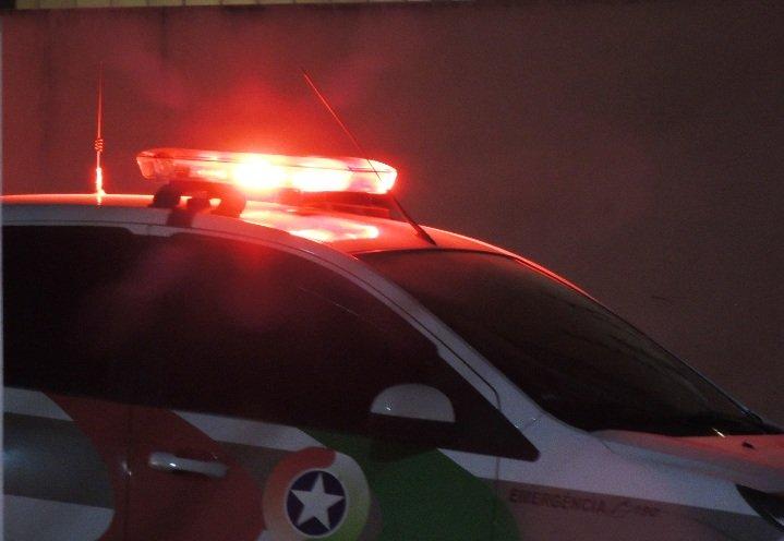 📢 PM intercepta carro na contramão e apreende arma com numeração raspada em Tubarão