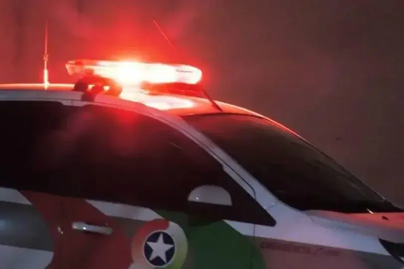 Adolescente sem habilitação foge de moto, cai em trecho de cascalho e acaba detido em Imbituba