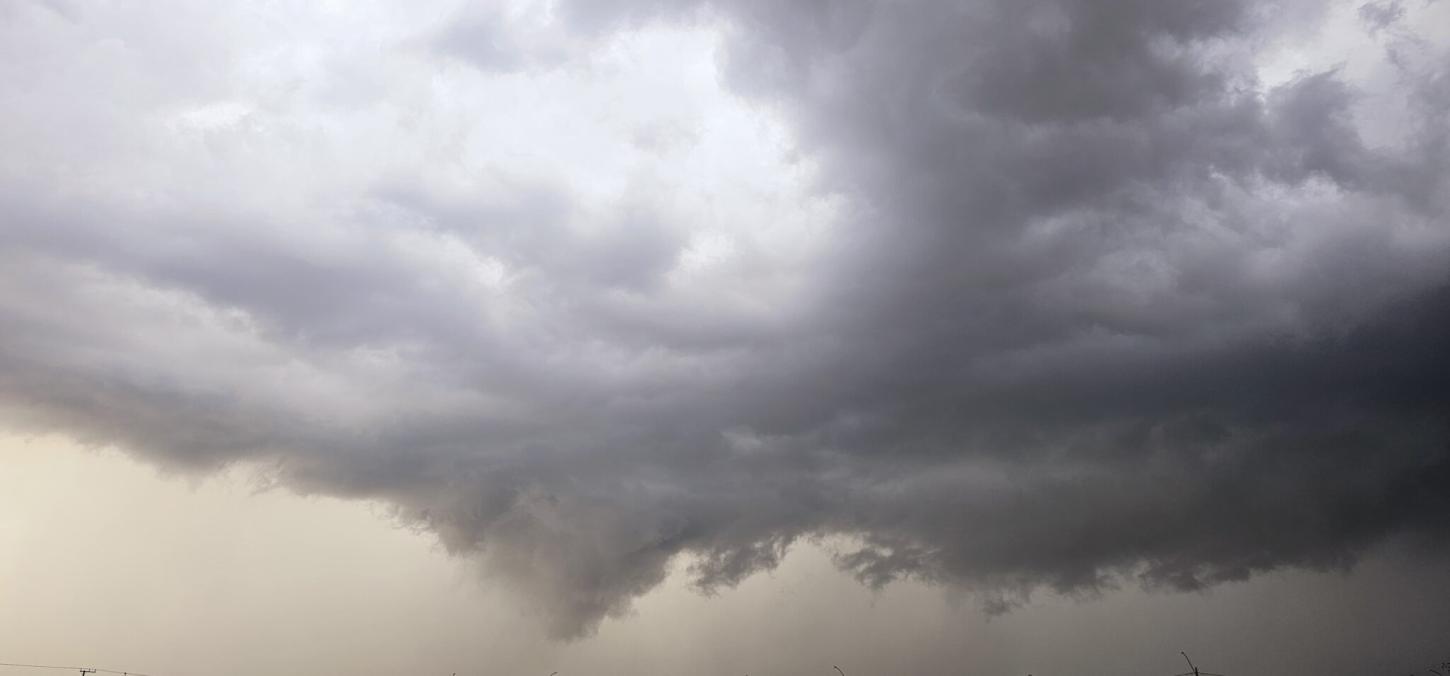 🌧️ Baixa pressão e aproximação de frente fria trazem chuva e temporais isolados a SC