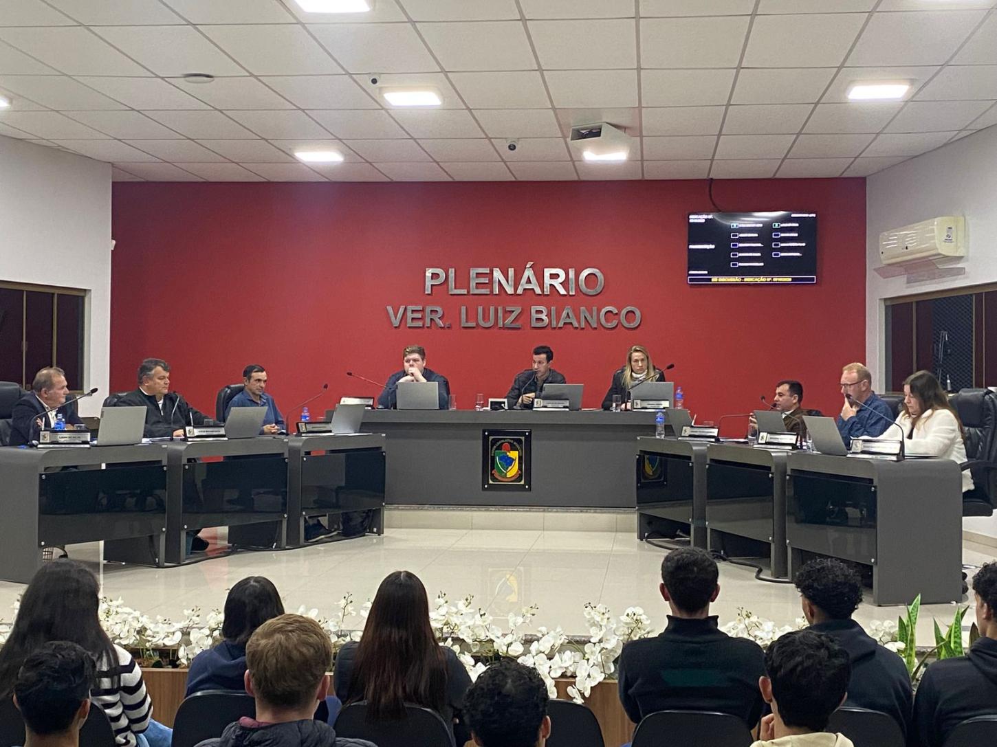 🗳️ Câmara de São Ludgero aprova R$ 14,9 milhões em créditos adicionais e regulamenta plantões na Saúde