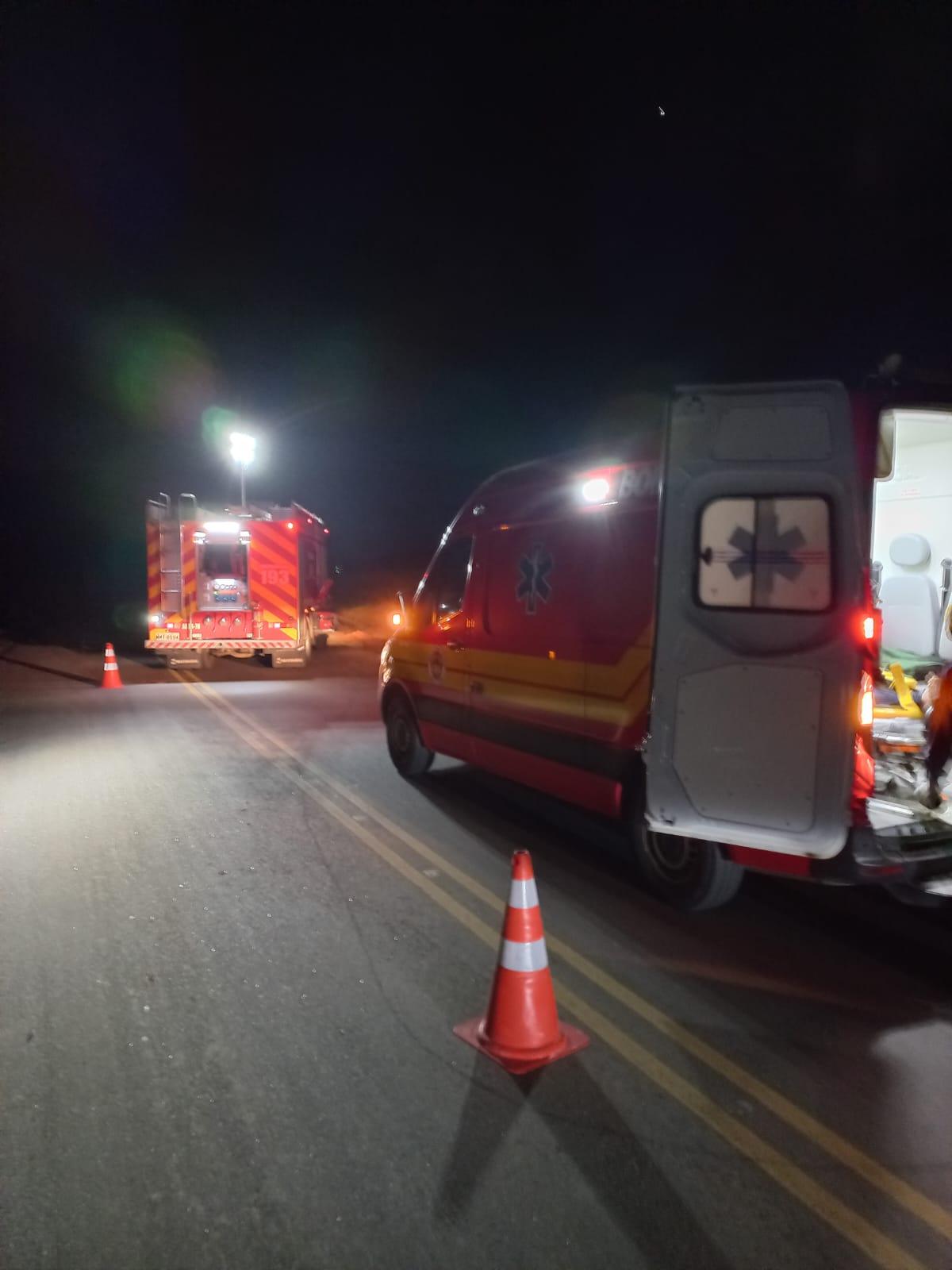 🚗 Carro cai em vala na SC-435 e motorista preso às ferragens é resgatado em São Martinho