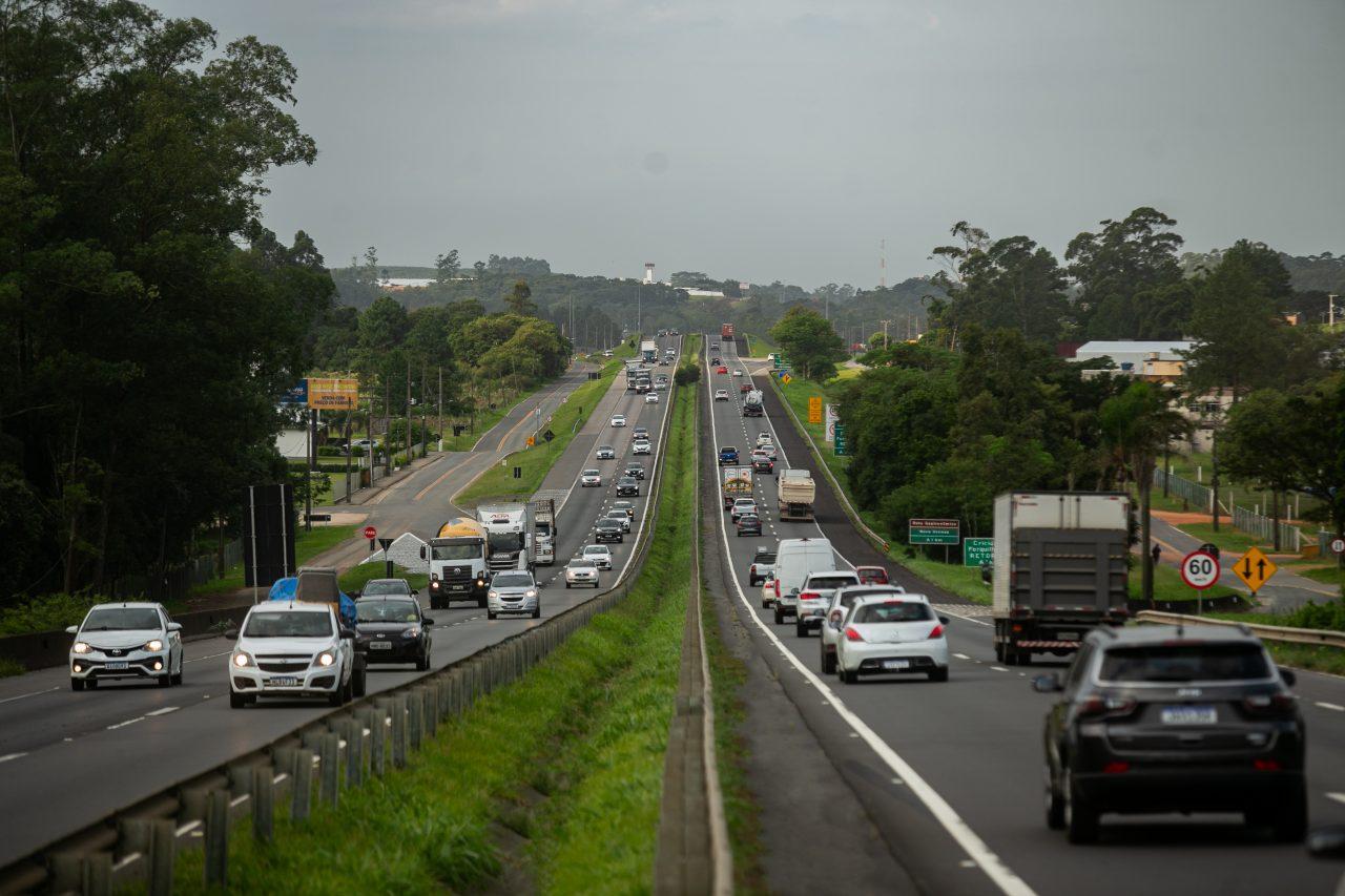 🛣️ Feriadão de Corpus Christi deve mobilizar mais de 630 mil veículos na BR-101 Sul em Santa Catarina