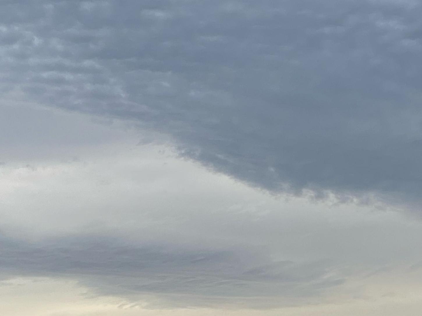 🌧️ Frente fria quebra sequência de geada e traz risco de temporais para Santa Catarina