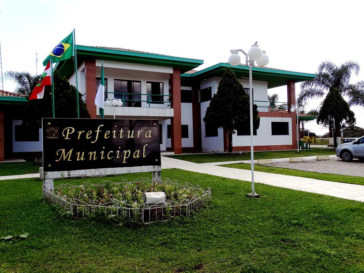 📰 Liminar do MPSC obriga Prefeitura de Palmeira a exonerar 25 servidores comissionados