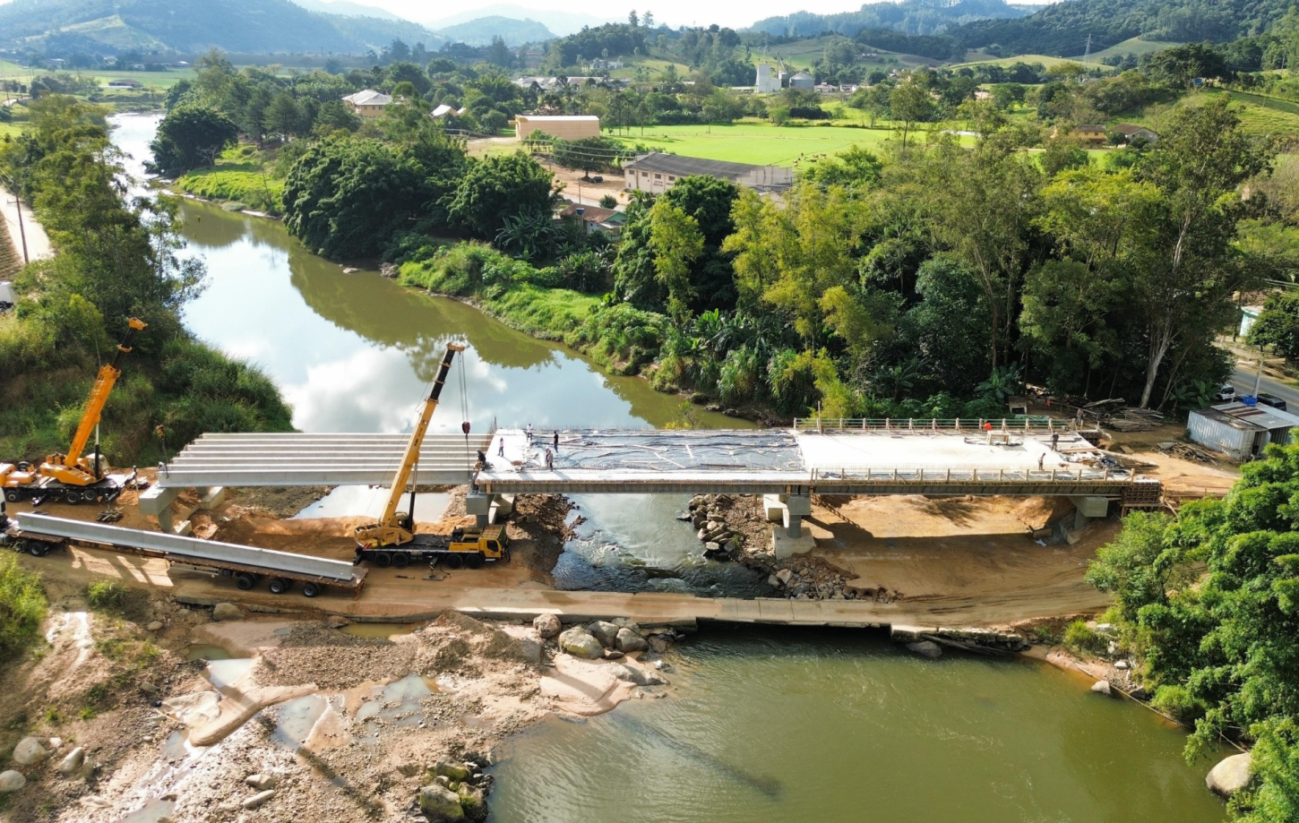 🌉 Obra da Ponte da Represa recebe últimas vigas e entra na fase final