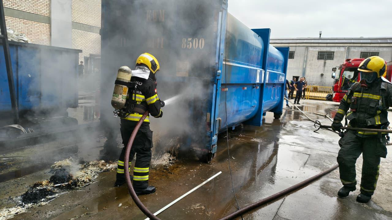 🏭 Princípio de incêndio em gráfica mobiliza Corpo de Bombeiros em Tubarão
