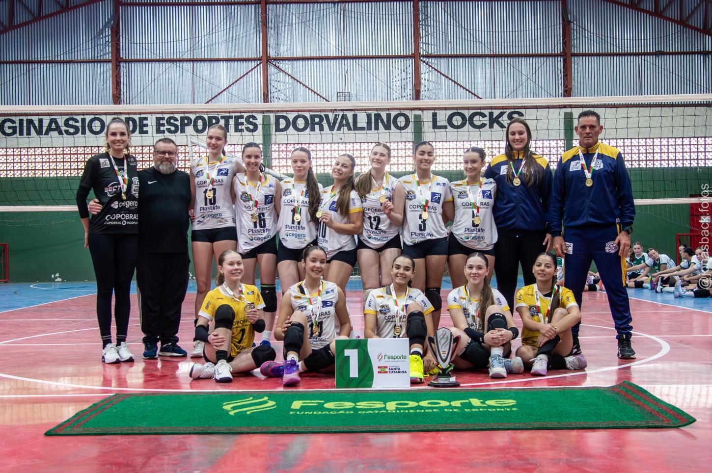 📰 Vôlei feminino sub-17 de São Ludgero conquista título invicto da microrregional da OLESC