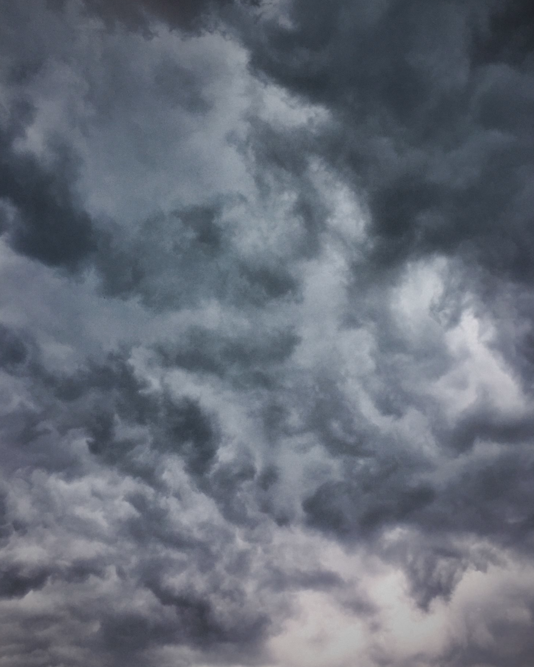 Fim de semana terá chuva e temporais isolados em SC antes da volta do sol
