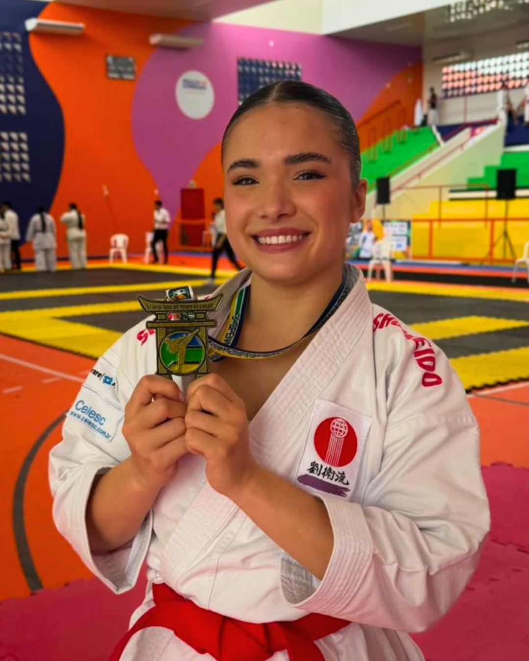 Letícia conquista medalha de ouro no Open Nacional Meio Mundo de Karatê no Amapá