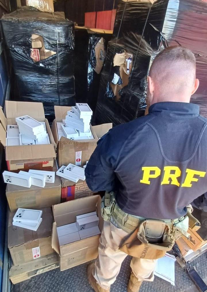 Operação da PRF apreende carga ilícita avaliada em R$ 20 milhões na BR-101 
