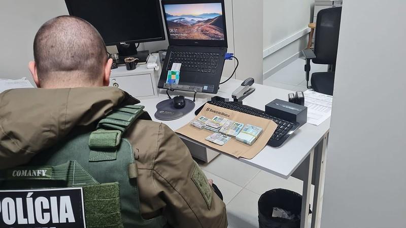 Operação Gaiola Digital investiga fraude em licitações e lavagem de dinheiro em sete cidades de SC