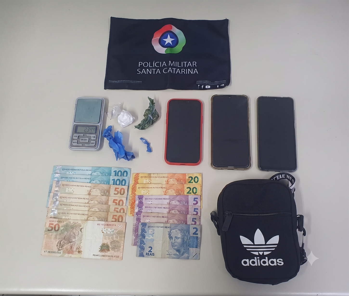 Operações da Polícia Militar terminam com apreensão de drogas em Tubarão e Orleans