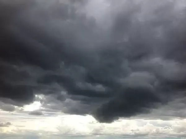Sol volta no sábado, mas temporais retornam no domingo em Santa Catarina