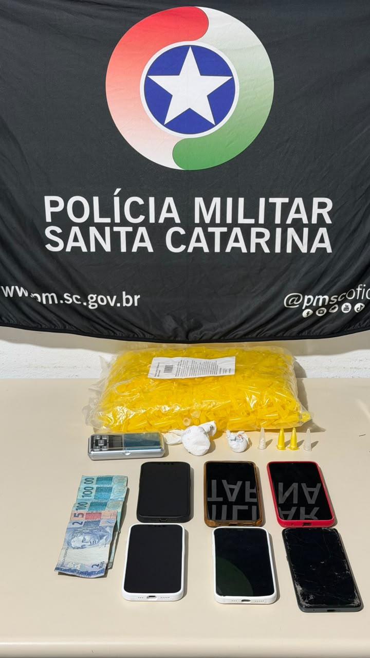 Trio é preso por tráfico de drogas após tentativa de fuga e perseguição em Braço do Norte