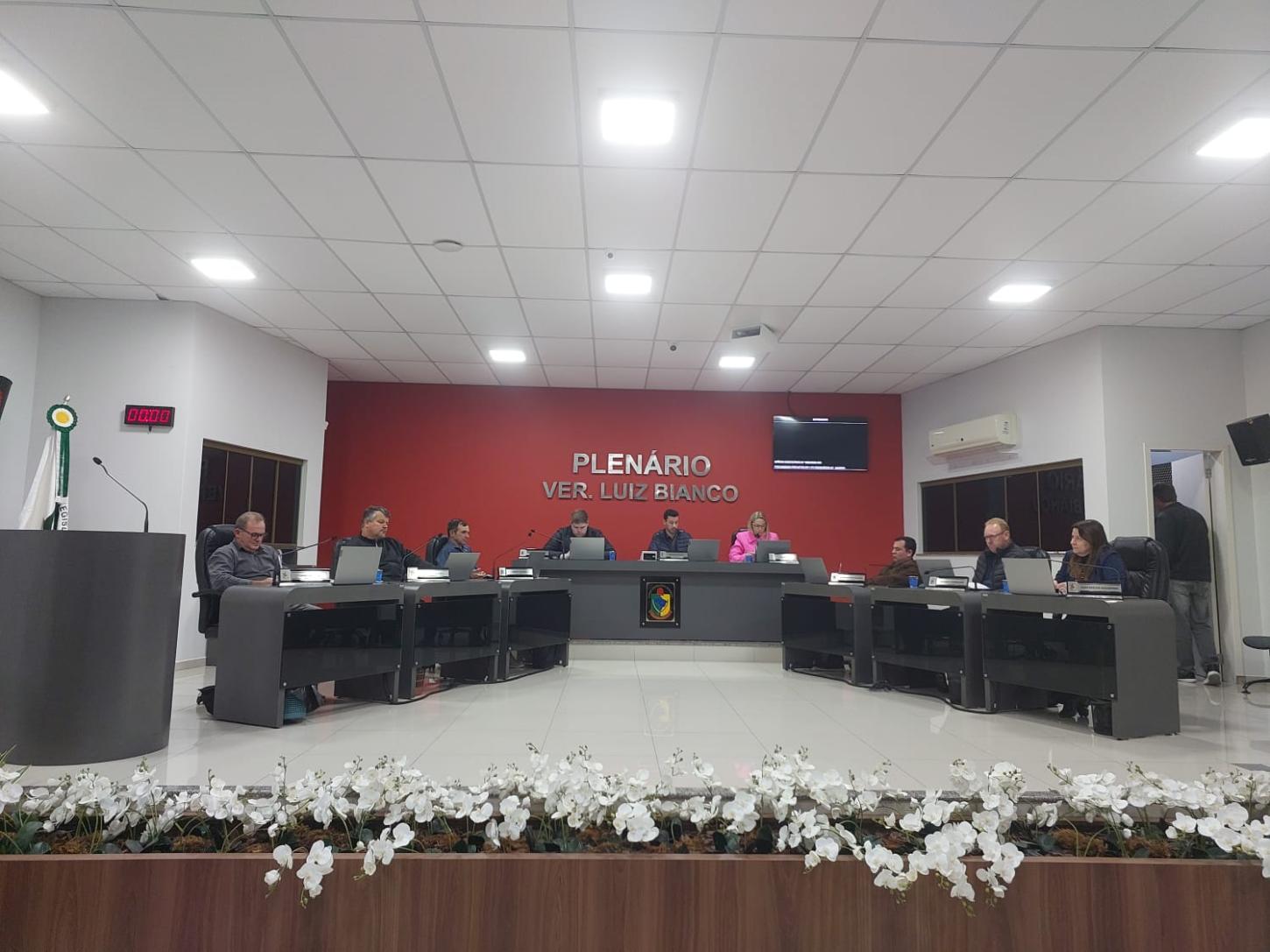 Câmara de São Ludgero aprova alterações no CISAMUREL e recebe projeto de cessão de carro à Rede Feminina