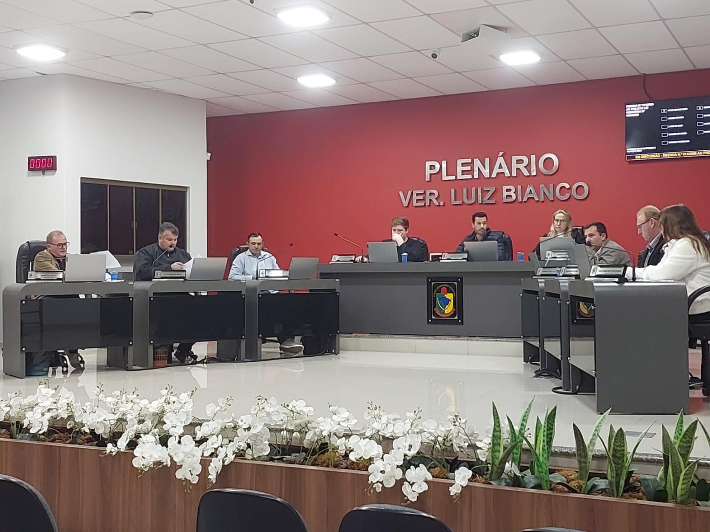 Câmara de São Ludgero aprova premiação para a Olimpíada Interbairros e homenageia servidor público com 50 anos de dedicação