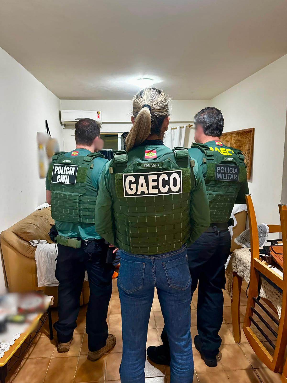 Gaeco de SC cumpre mandados de prisão e busca em operação contra sonegação e lavagem de dinheiro no comércio de grãos