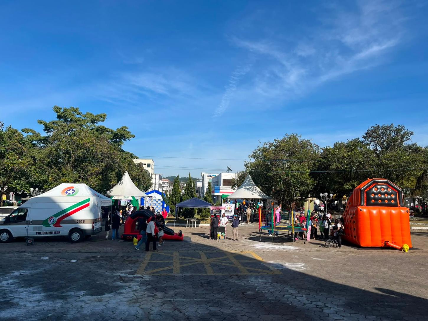 Sábado D especial de Dia dos Pais terá comércio aberto até 17h e atrações na Praça da Matriz em Braço do Norte