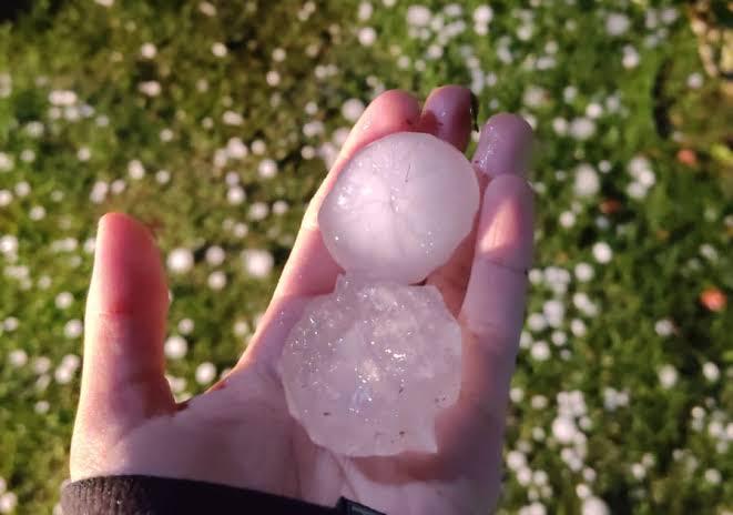 Segunda-feira tem alerta máximo para chuva volumosa e temporais em SC; terça-feira traz entrada de ar frio e mínimas de 5°C
