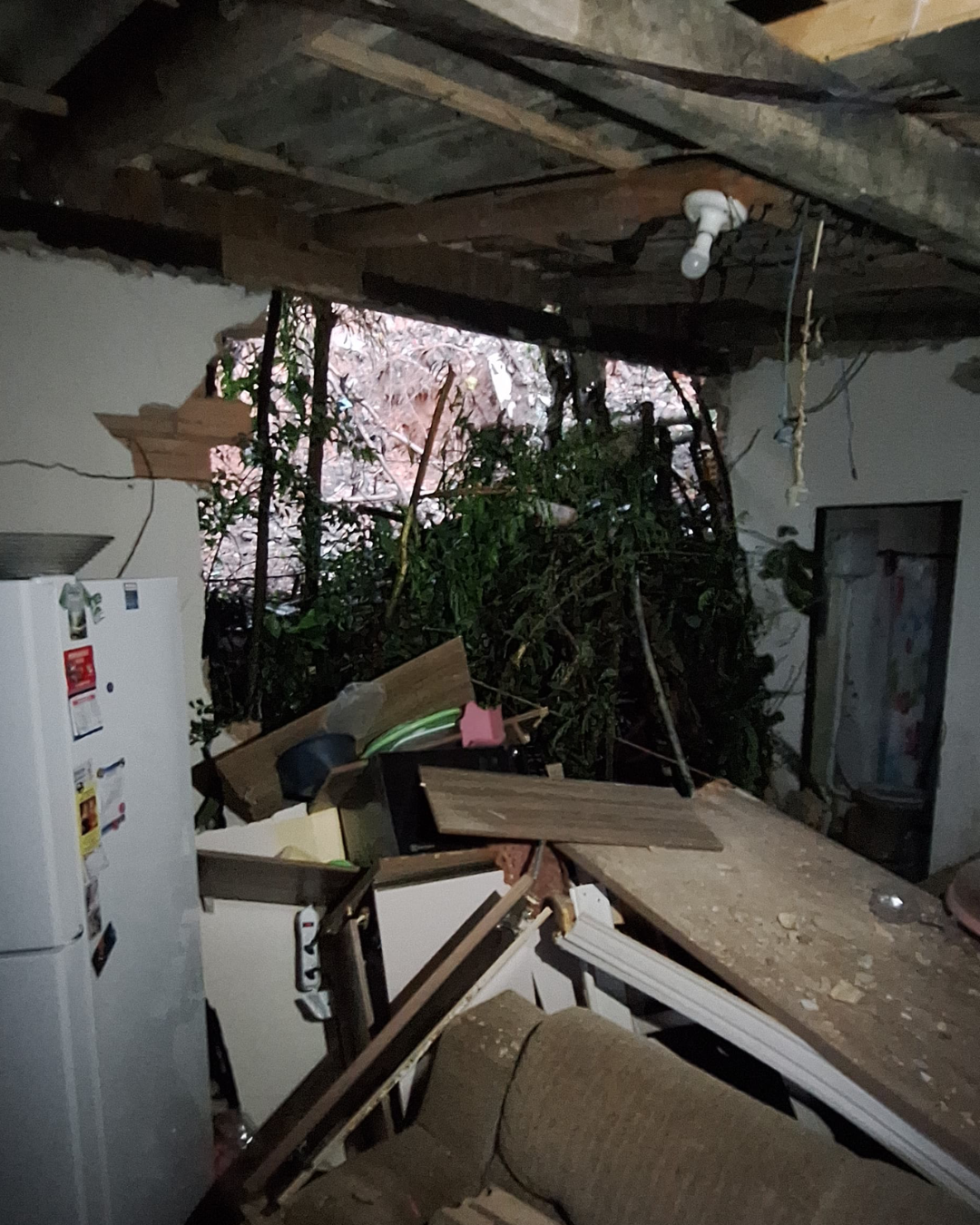 Chuvas severas afetam 57 municípios em SC; deslizamento atinge casa em Braço do Norte e quatro cidades decretam emergência