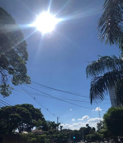Fim de semana começa com sol, mar calmo e calor de até 34°C em Santa Catarina
