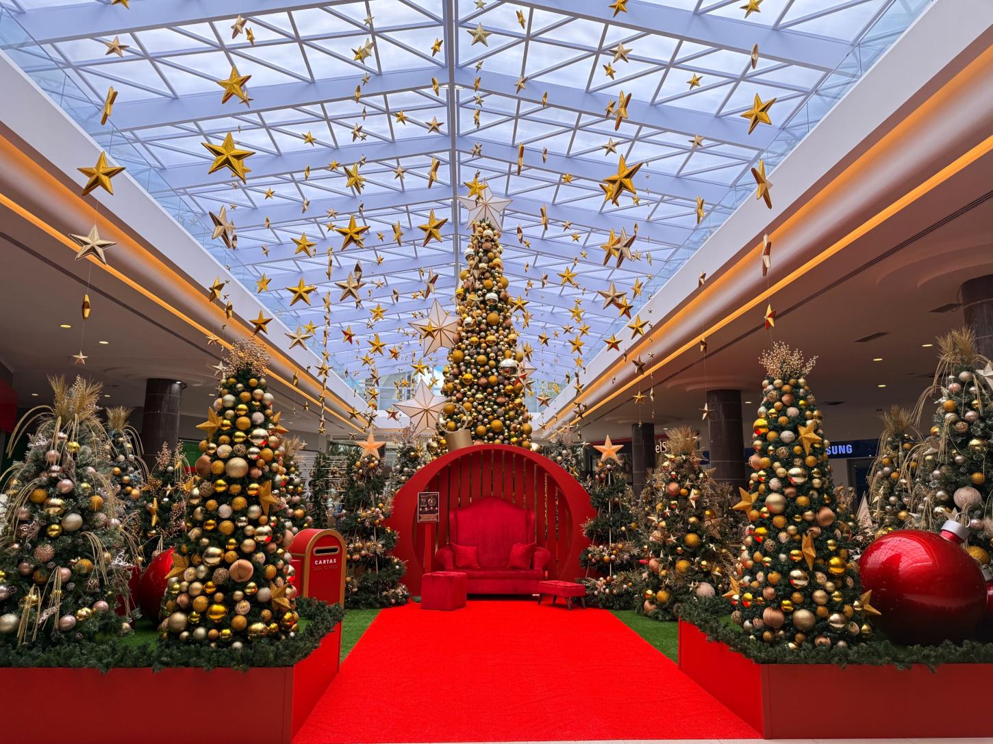 Farol Shopping abre temporada de Natal com show gratuito da Família Lima, espetáculo inédito de drones e sorteio de dois carros em Tubarão