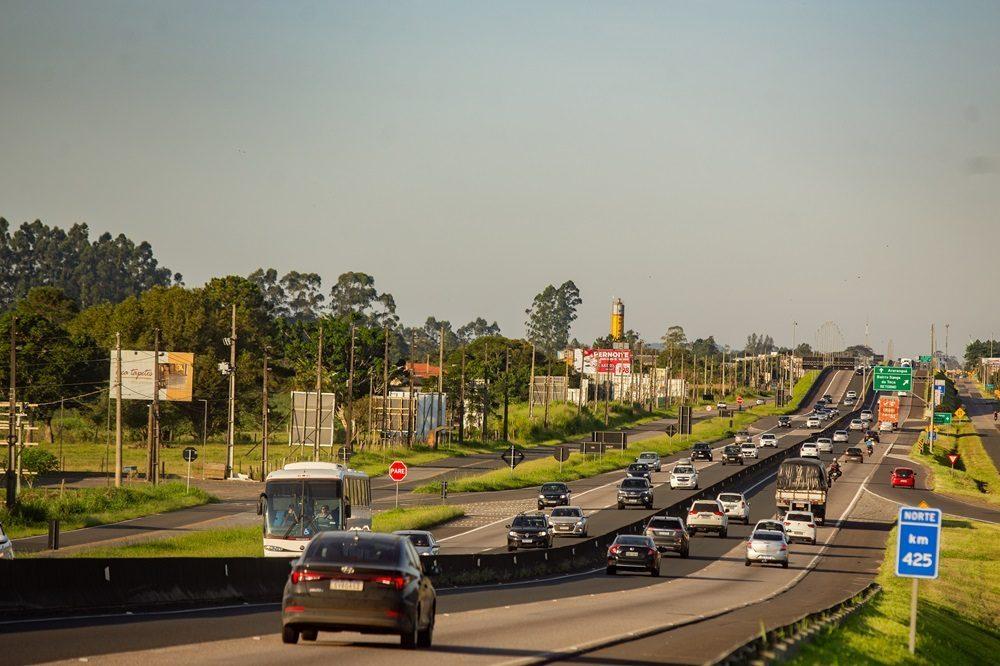 Mais de 620 mil veículos devem circular pela BR-101 Sul durante o feriado de Nossa Senhora Aparecida