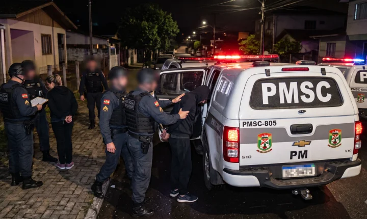 Ações da Polícia Militar resultam em oito prisões por mandados em aberto no Estado