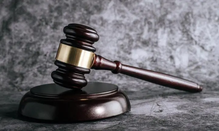 📰 Acusado de matar ex-companheira e namorado dela a facadas é condenado a 68 anos de prisão no Oeste