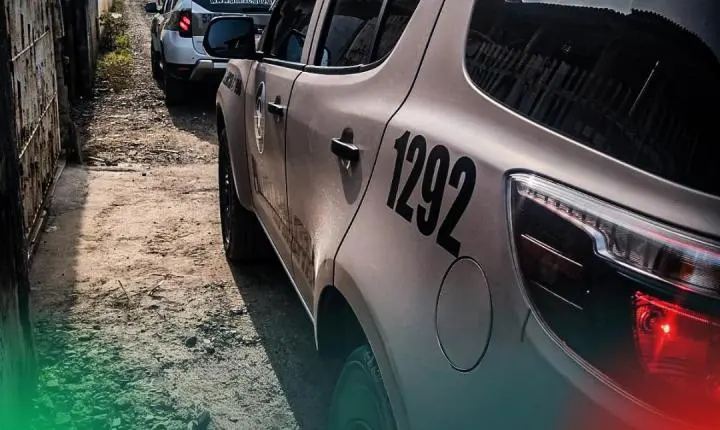 🚔 Adolescente é apreendido com rádio comunicador e drogas na 