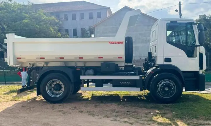 Agricultura de São Ludgero ganha reforço com novo caminhão zero-quilômetro para apoio ao produtor