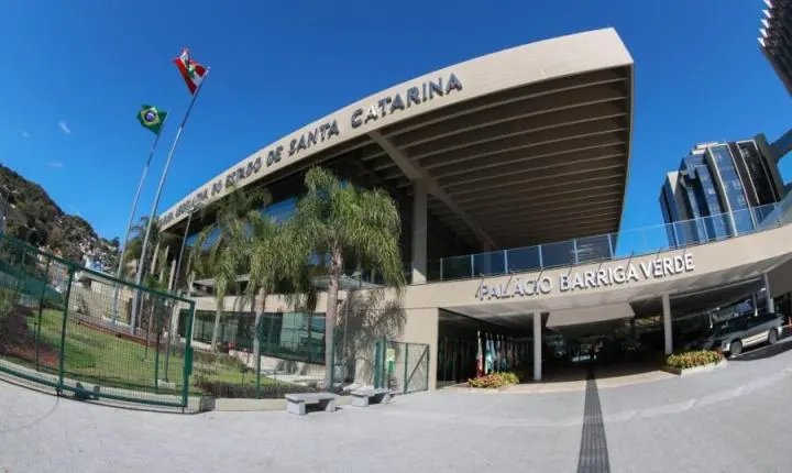 Alesc destina R$ 20 milhões para socorrer famílias atingidas por temporal de granizo na Grande Florianópolis