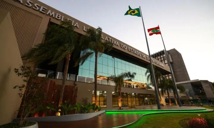 Alesc retoma sessões plenárias e reuniões de comissões após o recesso parlamentar