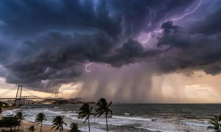 🚨 Baixa pressão intensifica chuvas e Santa Catarina entra em alerta para enxurradas