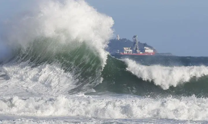 Bombeiros do RJ realizaram mais de 8 mil salvamentos no mar em 2026