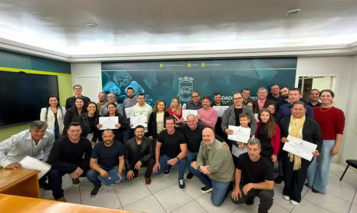 Braço do Norte entrega 14 certidões para moradores do Rio Bonito