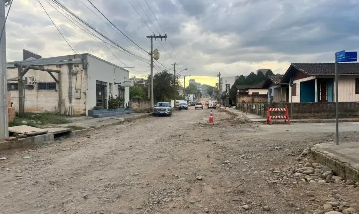 🛣️ Braço do Norte mantém quatro frentes de pavimentação com modelo de execução própria