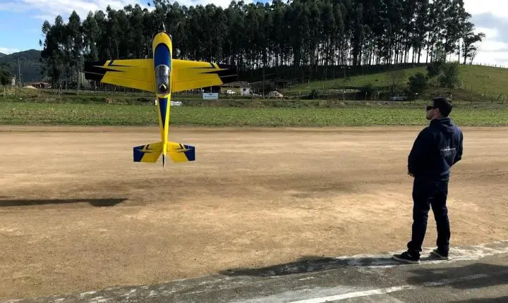 🛩️ Braço do Norte sedia 16ª edição do Flynorte com acrobacias de jatos e aeromodelos neste fim de semana