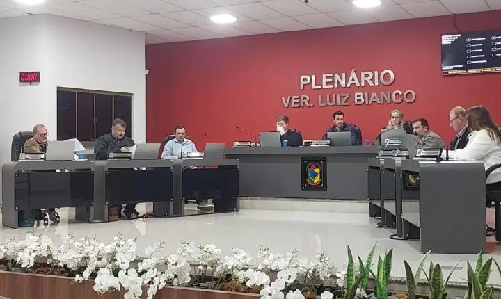 Câmara de São Ludgero aprova premiação para a Olimpíada Interbairros e homenageia servidor público com 50 anos de dedicação