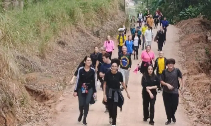 Caminhada da Independência percorre 11,7 km pelas paisagens dos Vales da Uva Goethe em Urussanga