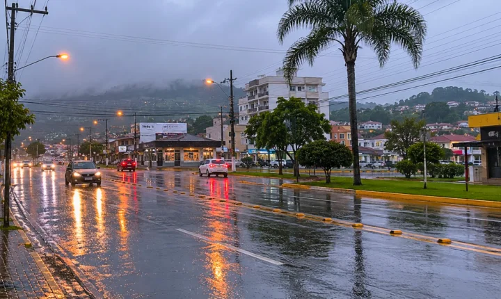 📰 Circulação marítima mantém o tempo instável e chuvoso no Litoral e Planaltos durante o fim de semana