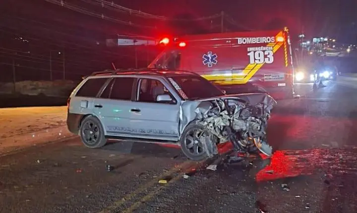 Colisão entre Celta e Parati deixa jovem ferido na SC-108, em Braço do Norte