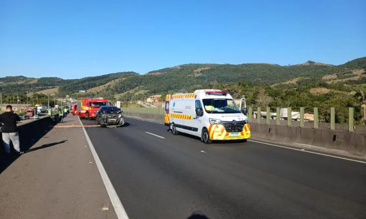 🚨 Colisão entre ônibus e caminhonete mobiliza bombeiros e resgate médico na BR-101