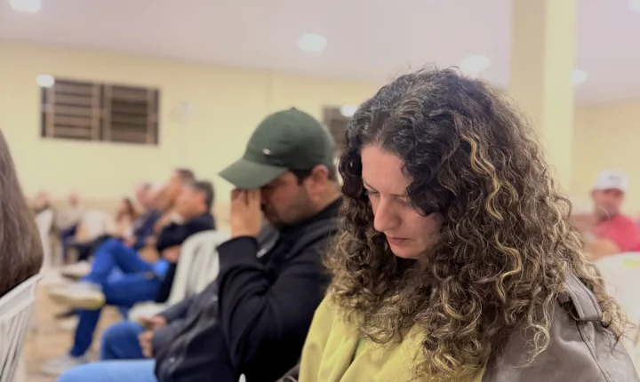🚰 Concessão de água e esgoto é alvo de questionamentos de vereadora em audiência pública em Capivari de Baixo