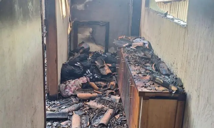 🔥 Curto-circuito em celular causa incêndio em residência em BN