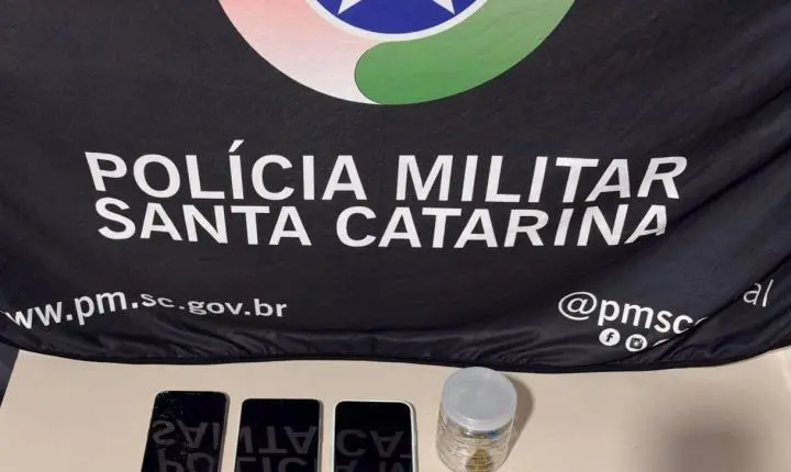 🏎️ Dois são presos por tráfico após perseguição e fuga em alta velocidade em Braço do Norte