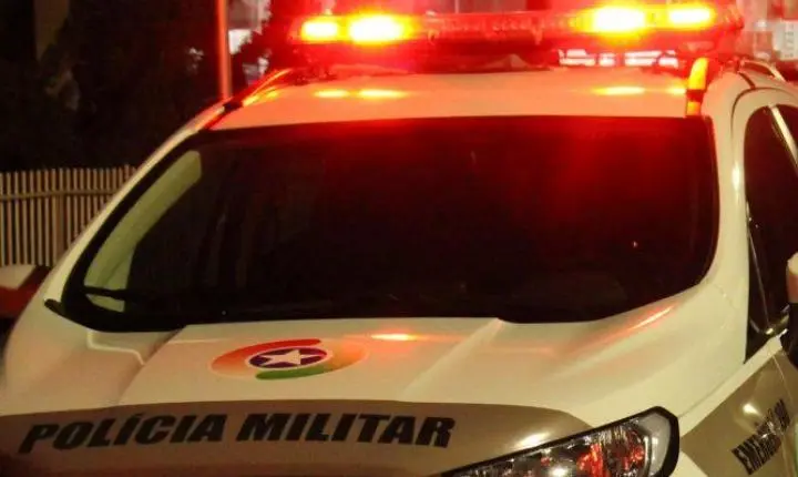 🚨 Dupla é presa em flagrante por tráfico de drogas na rodovia SC-370 em Gravatal