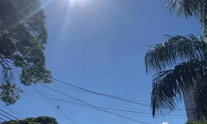 Fim de semana começa com sol, mar calmo e calor de até 34°C em Santa Catarina